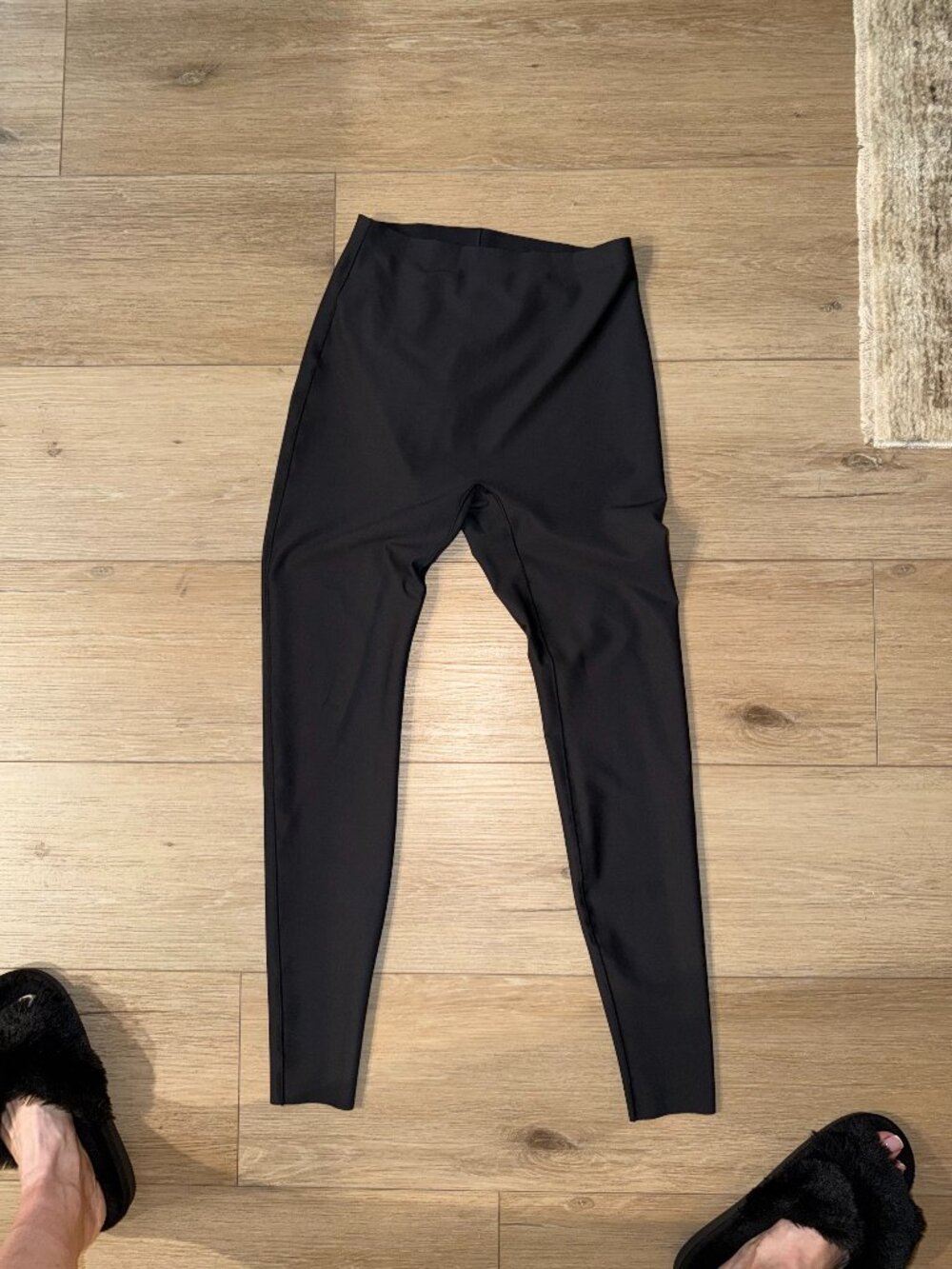 SKIMS Essential High Waisted Leggings Onyx Black Size L